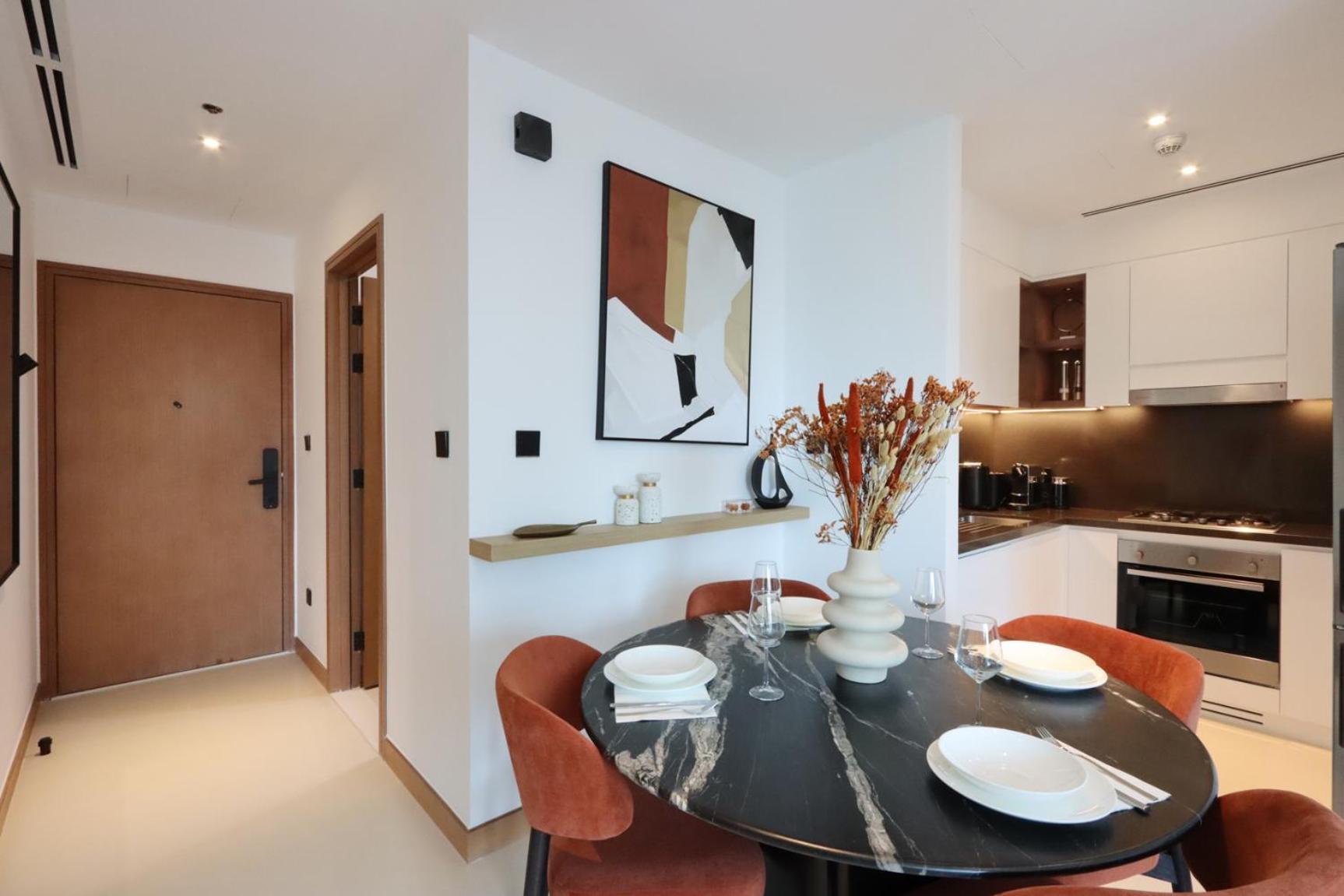 1br Gem With Stunning Marina Views, Close To Metro Apartment *